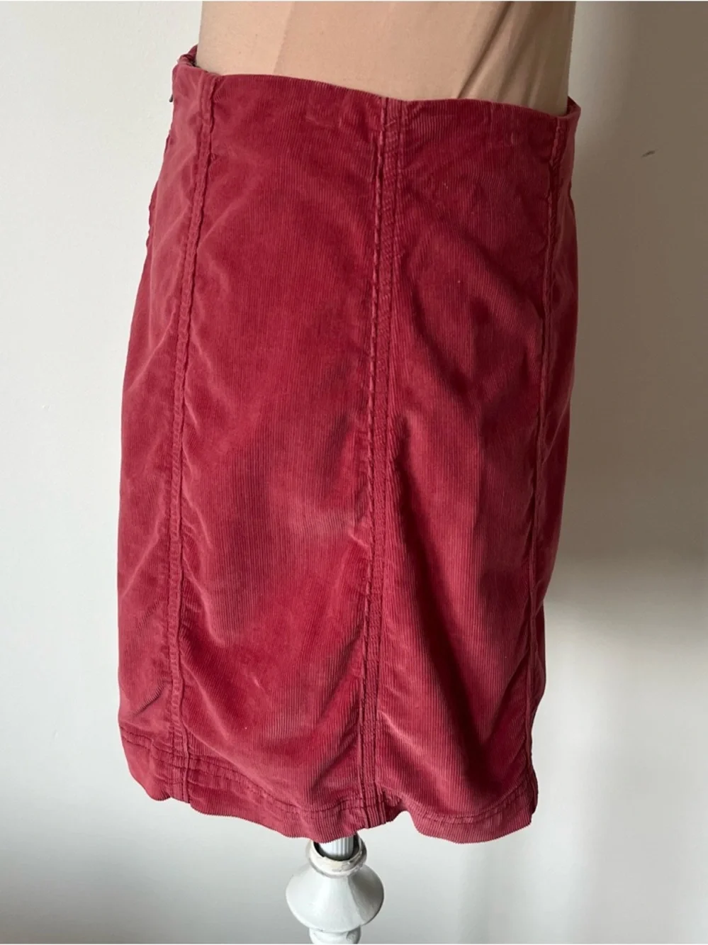 Free People Modern Femme Corduroy High Waisted Mulberry Red Mini Skirt EUC Sz 8